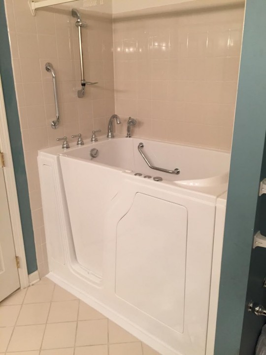 After Bathtub converted to Walk in Tub by Independent Home Products, LLC in Bellevue, WA